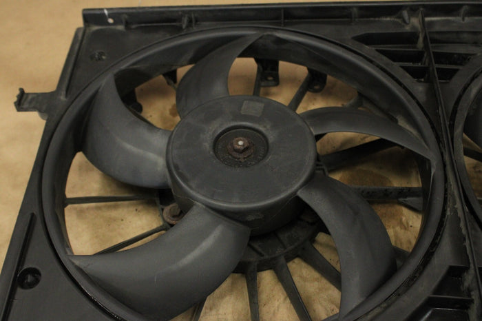 2007-2008 Dodge Caliber SRT4 Radiator Cooling Fan Assembly Shroud Motor 24041245