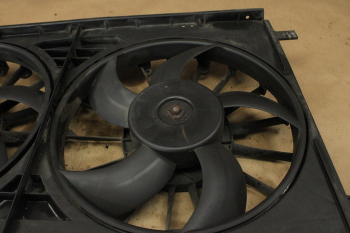 2007-2008 Dodge Caliber SRT4 Radiator Cooling Fan Assembly Shroud Motor 24041245