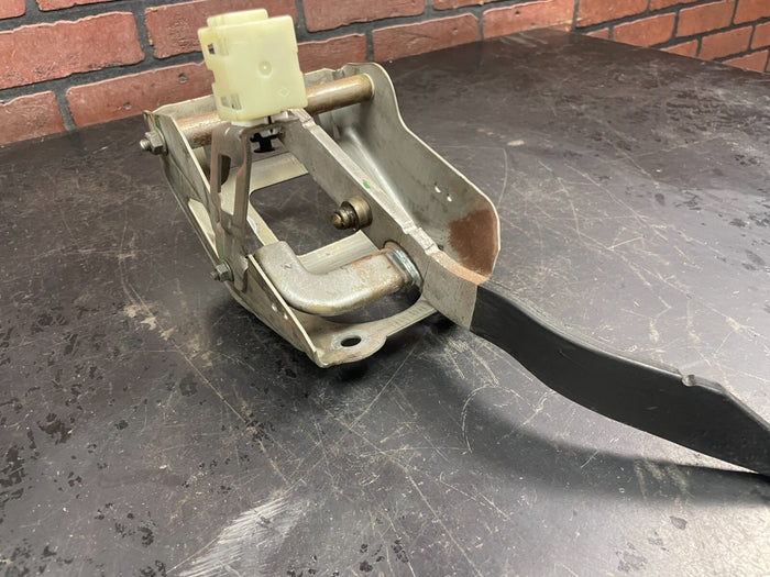 2008-2014 Dodge Challenger Foot Brake Stop Pedal Assembly w/ Bracket & Switch