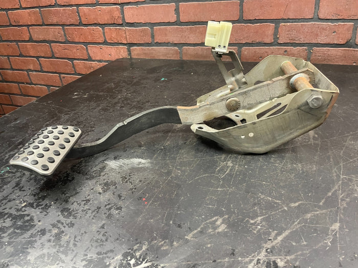 2008-2014 Dodge Challenger Foot Brake Stop Pedal Assembly w/ Bracket & Switch