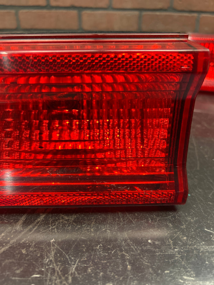 2008-2014 Dodge Challenger SRT8 OEM Left Right Taillight Lamp Set Pair