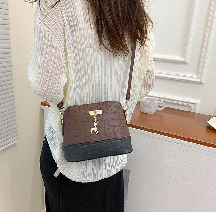 CL1273 - Elegant Tassel Messenger Bag