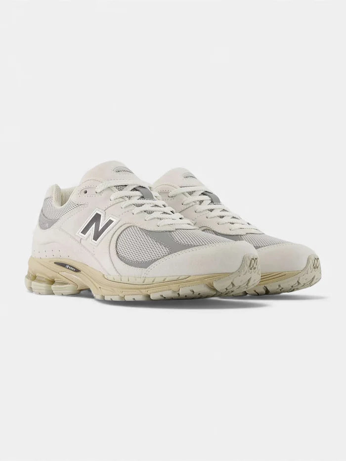Zapatillas New Balance 2002R Beige Gris