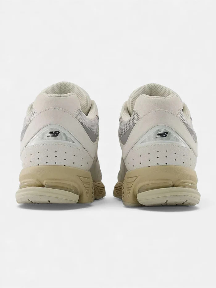Zapatillas New Balance 2002R Beige Gris