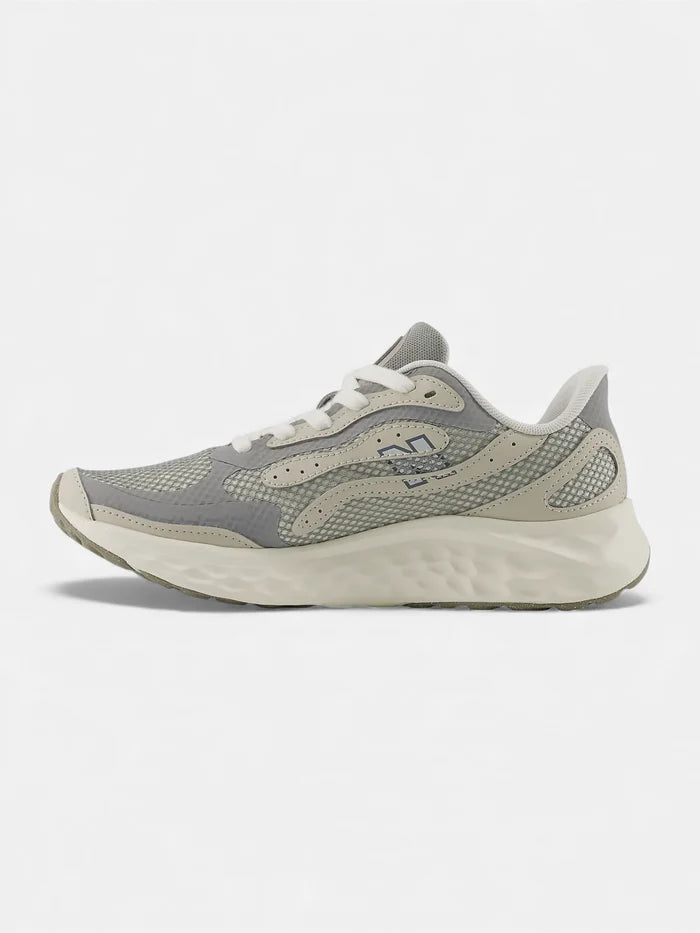 Zapatillas New Balance Mujer Fresh Foam Arishi Gris Crudo