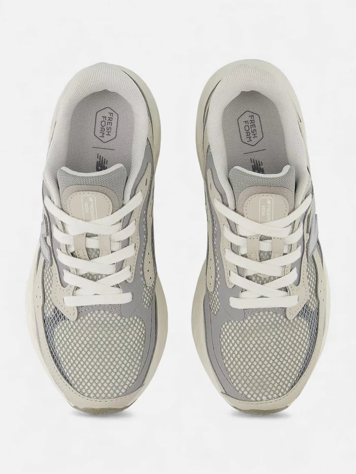 Zapatillas New Balance Mujer Fresh Foam Arishi Gris Crudo