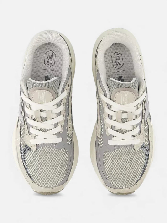 Zapatillas New Balance Mujer Fresh Foam Arishi Gris Crudo